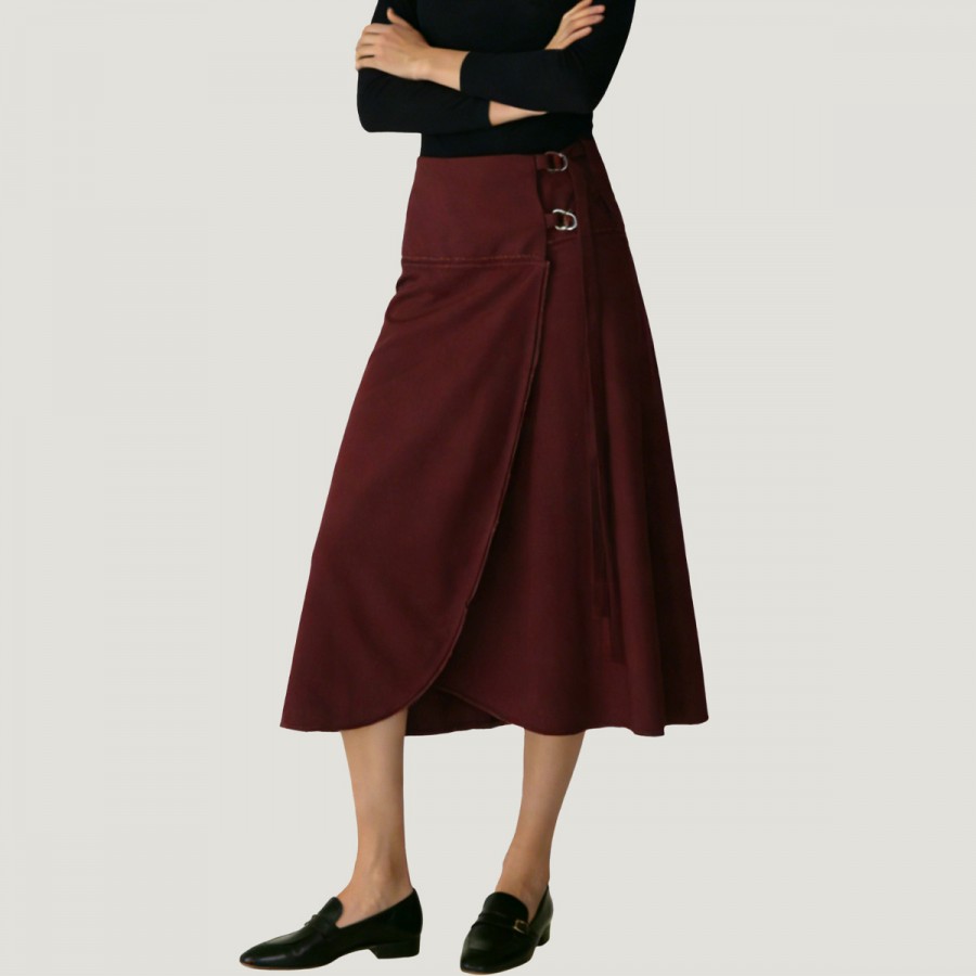 Solid color A-line casual skirt with button decoration